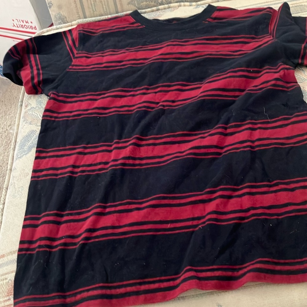 Faded glory children’s tee shirt small